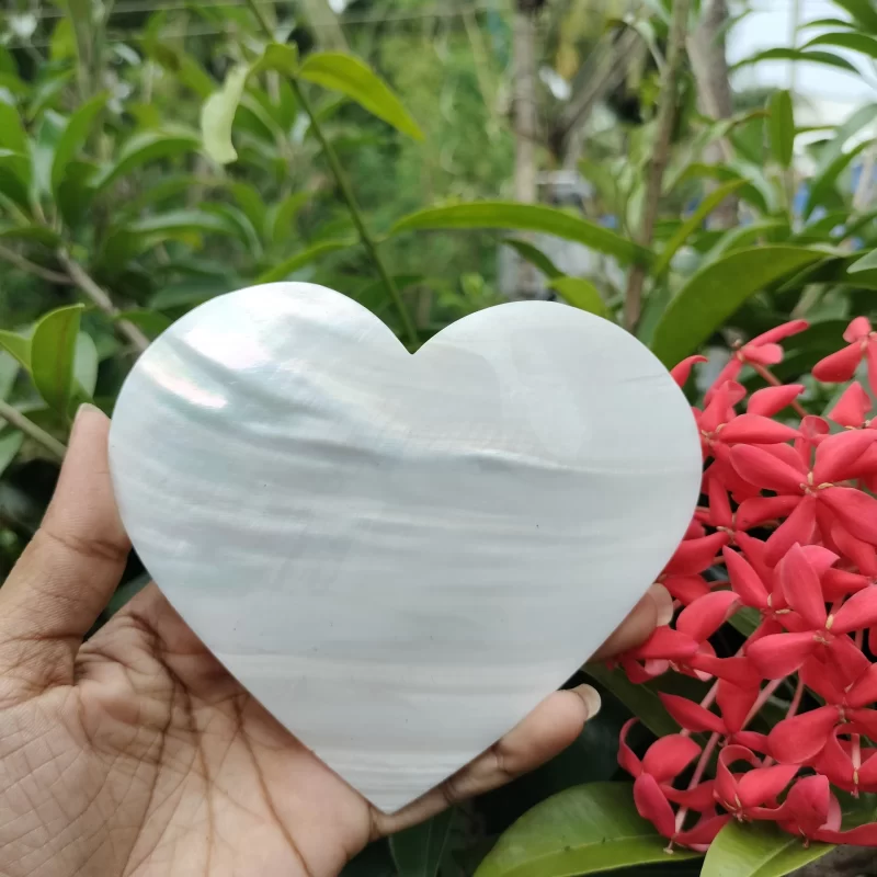 4 Inch Heart Mother of pearl shells (Customized Design) 4 Inch Heart Mother of pearl shells (Customized Design)