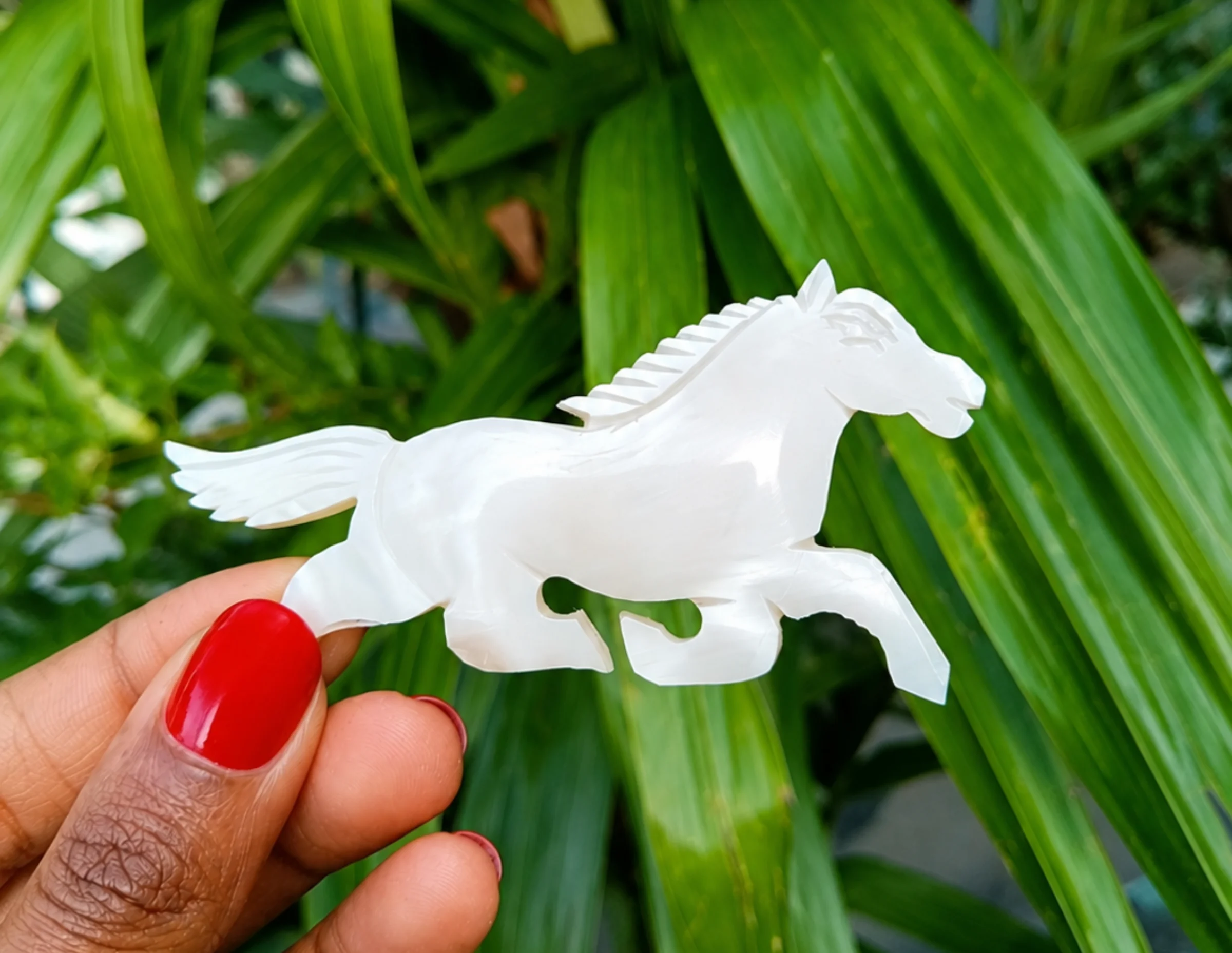 Horse-shaped Mother of Pearl shell for crafts and jewelry